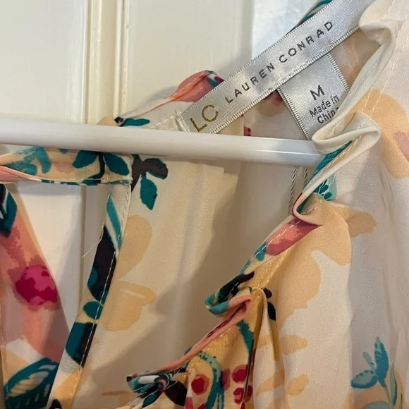 Lauren Conrad floral pleat neck blouse size Medium NWT - Picture 8 of 9